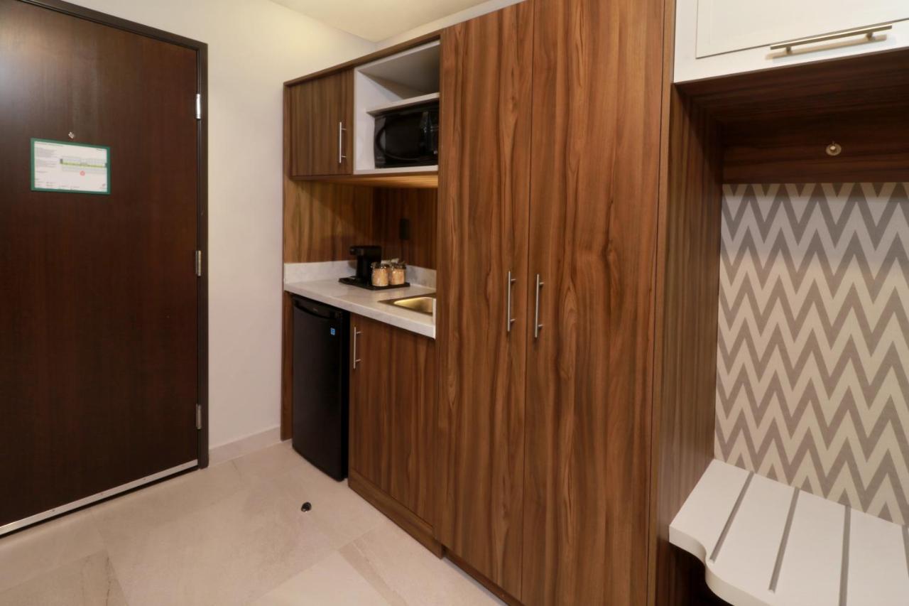 Holiday Inn & Suites - Monterrey Apodaca Zona Airport By Ihg Exteriör bild